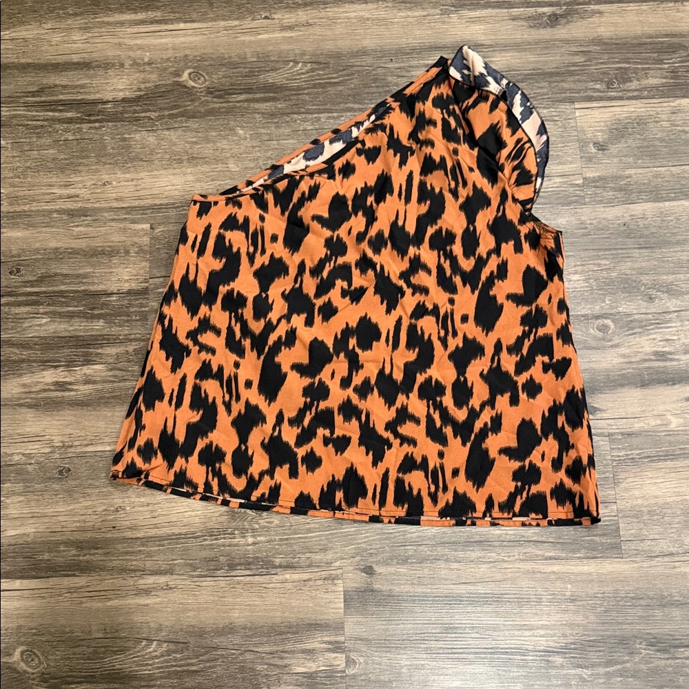 One-Shoulder Animal Print Top